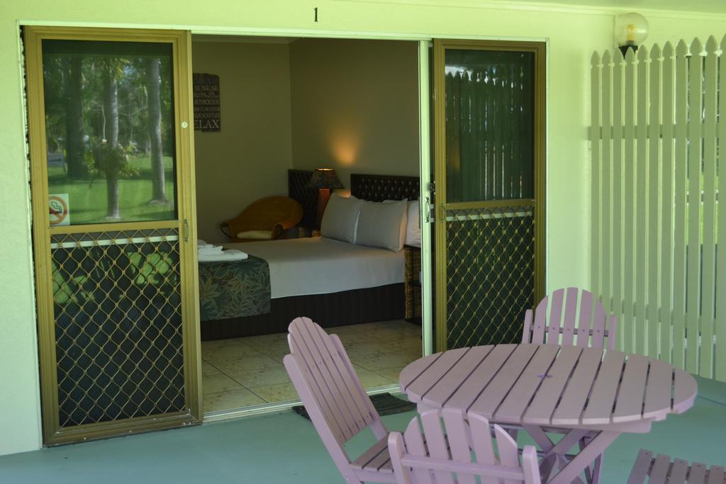 Bramston Beach Motel Room photo