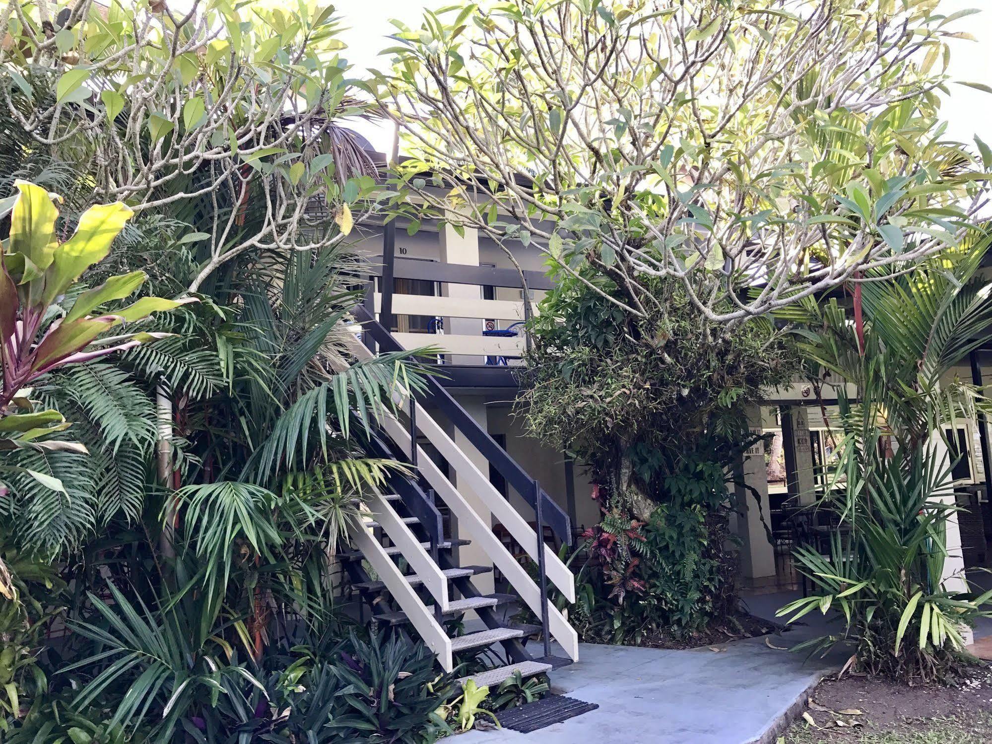 Bramston Beach Motel Exterior photo