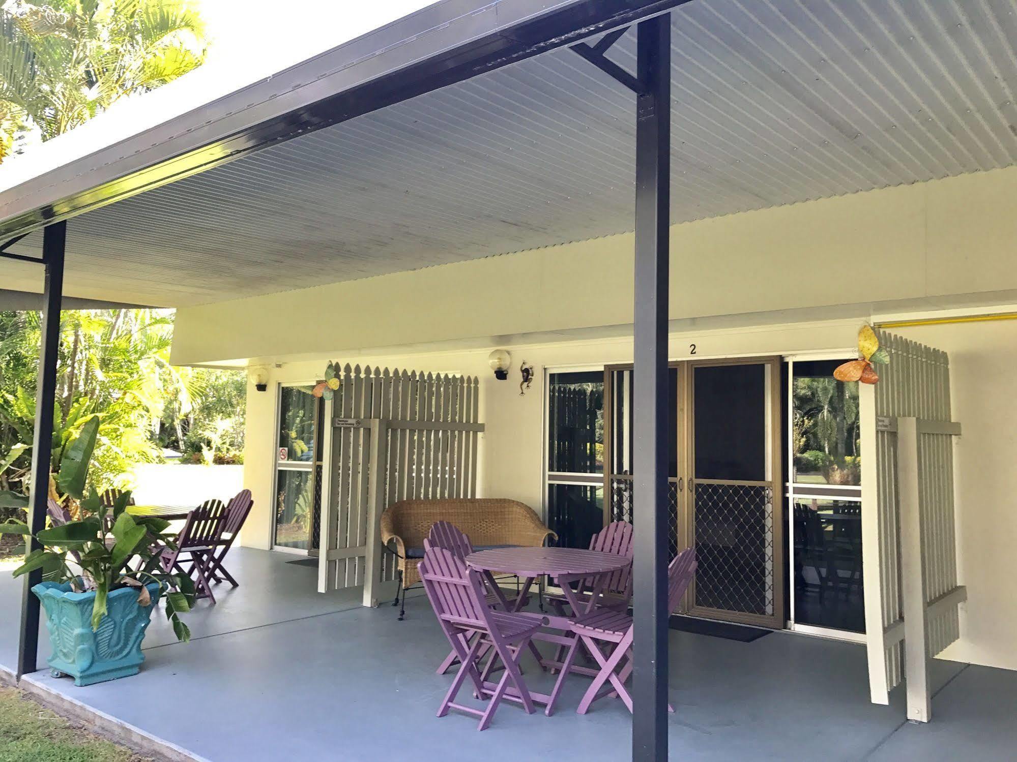Bramston Beach Motel Exterior photo